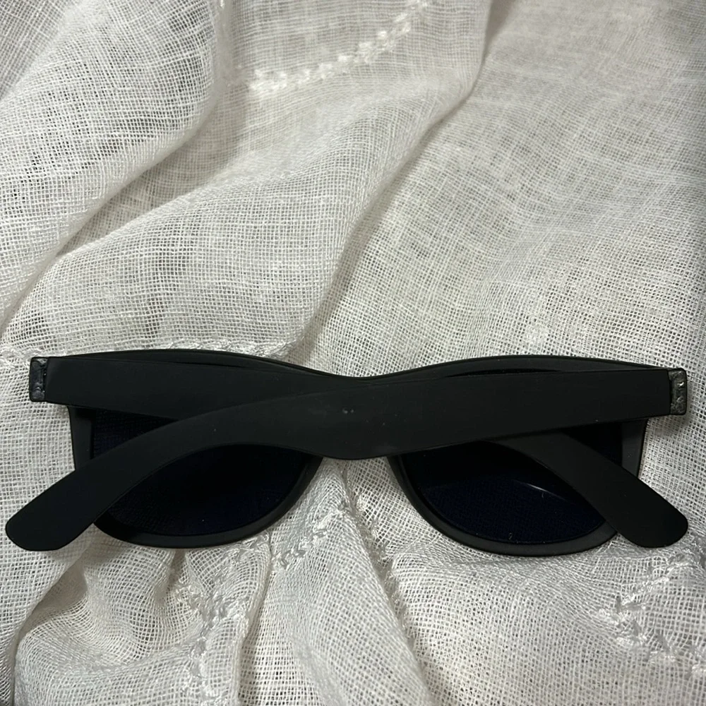 NWT Wayfarer style sunglasses with two interchangeable mirror lenses